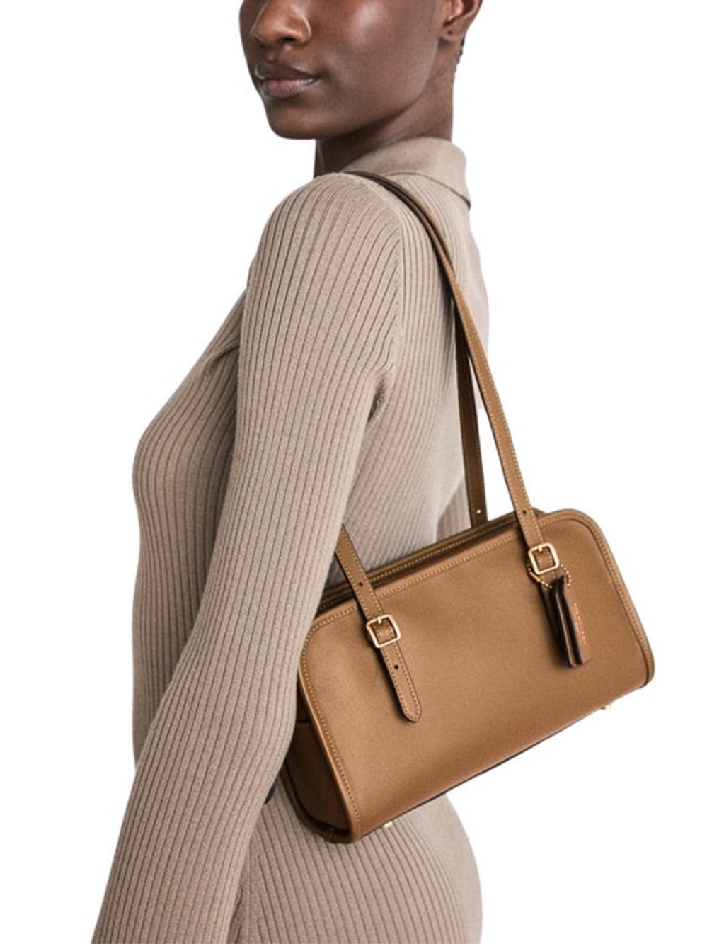 NWT Coach Swing Zip regular size